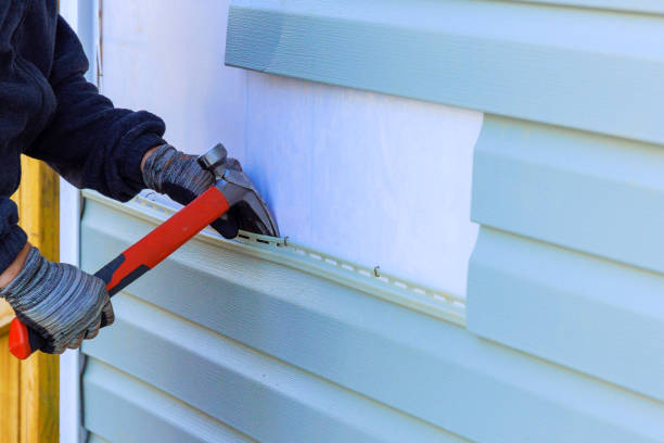 Reliable Emergency Siding Repair contractor in Woodridge, IL by Squared Siding